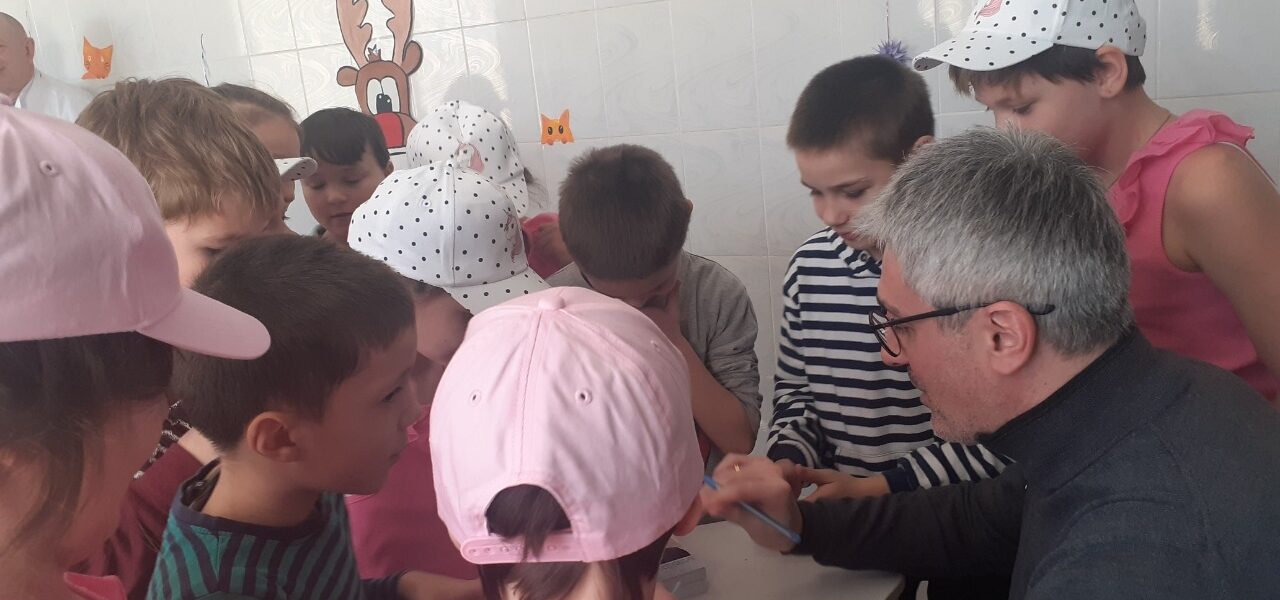 Игорь Лавров поздравил детей из «Дружбы» с наступающими новогодними праздниками
