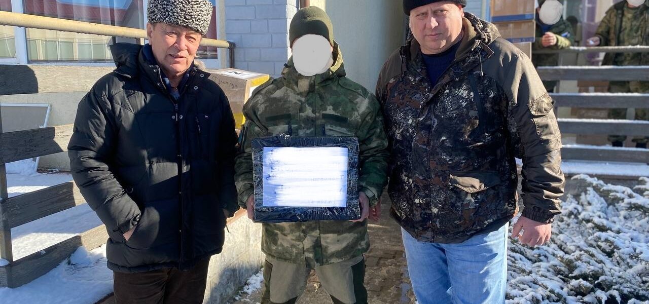 Депутат Заурбек Шерпеев поздравил с Днем защитника Отечества военных в зоне спецоперации